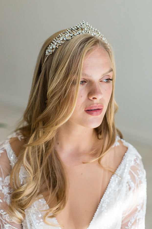 HESSA CROWN