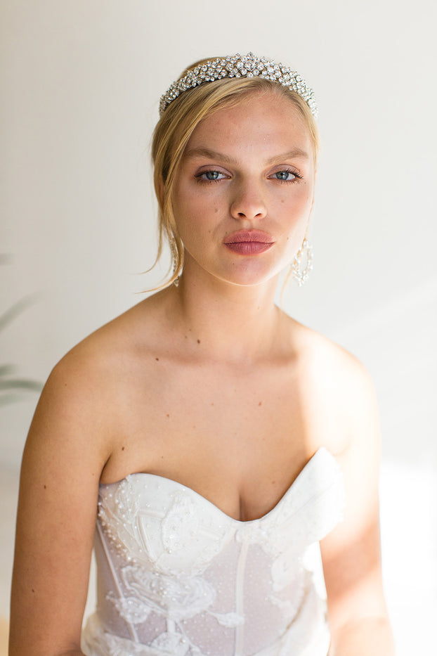 BASTINA CROWN