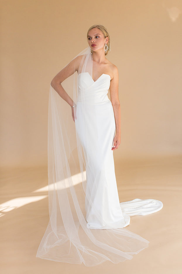 KORTNEY CHAPEL LENGTH PLAIN VEIL