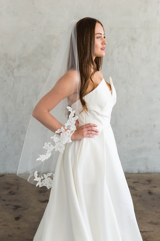 AMELIANA FINGERTIP VEIL WITH SCATTERED LACE EDGE