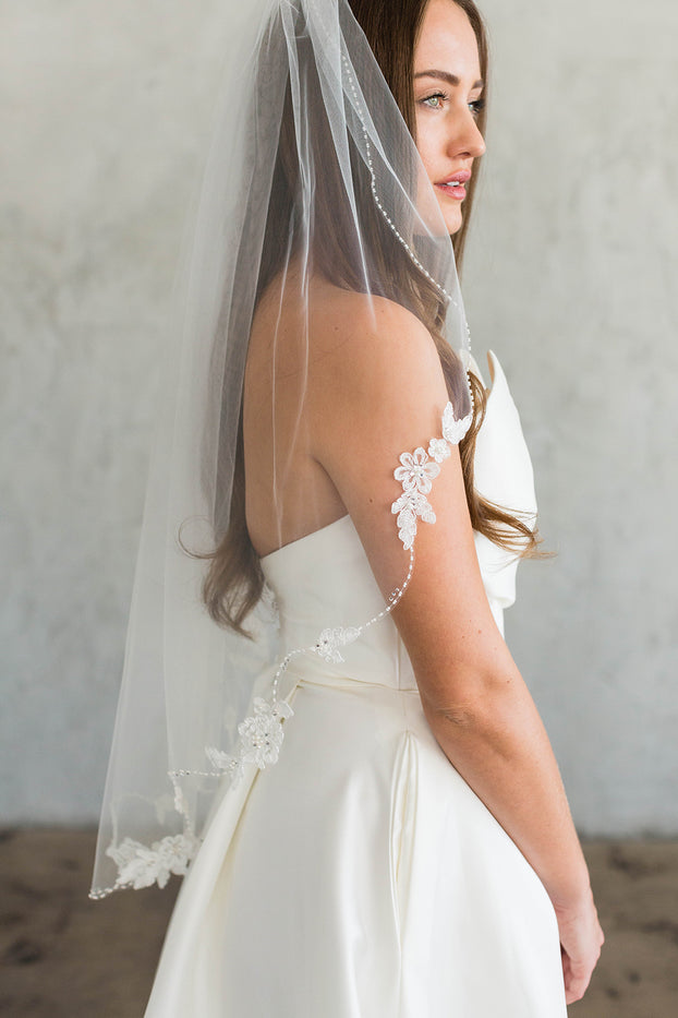 DYANN  FINGERTIP VEIL - LACE EDGE 12" FROM COMB