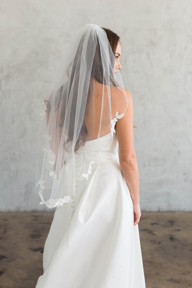 DYANN  FINGERTIP VEIL - LACE EDGE 12" FROM COMB