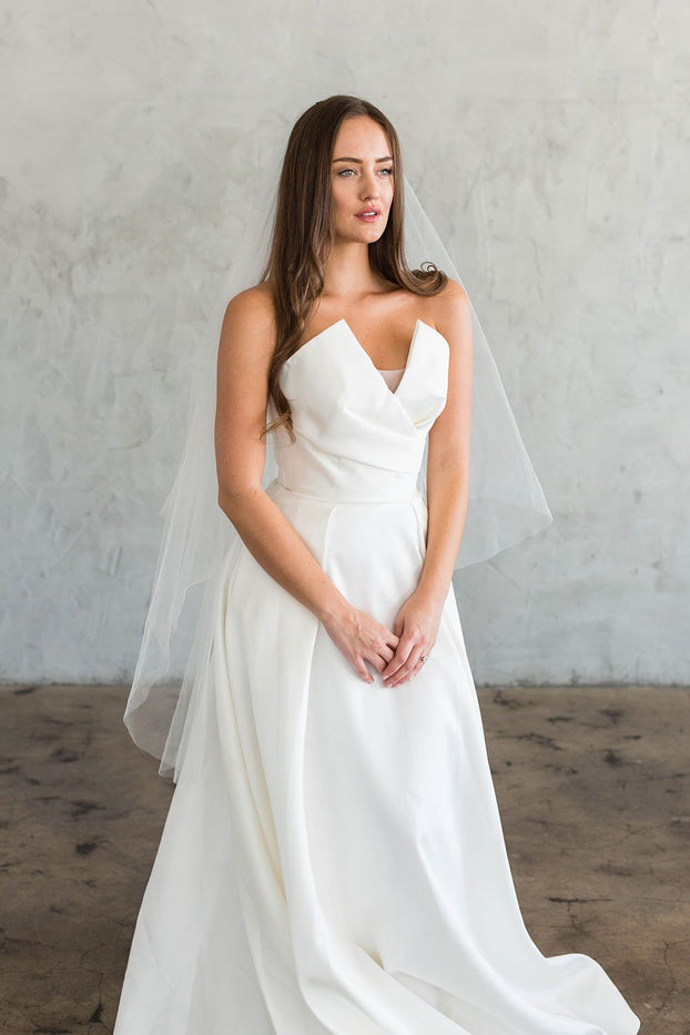 EMERSON KNEE PLAIN VEIL WITH BLUSHER