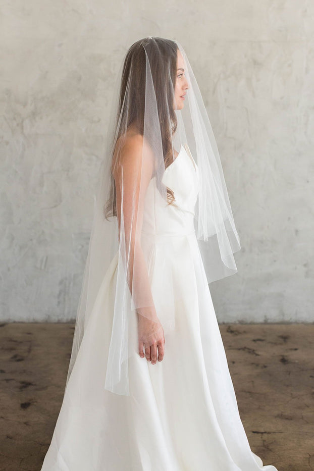 EMERSON KNEE PLAIN VEIL WITH BLUSHER