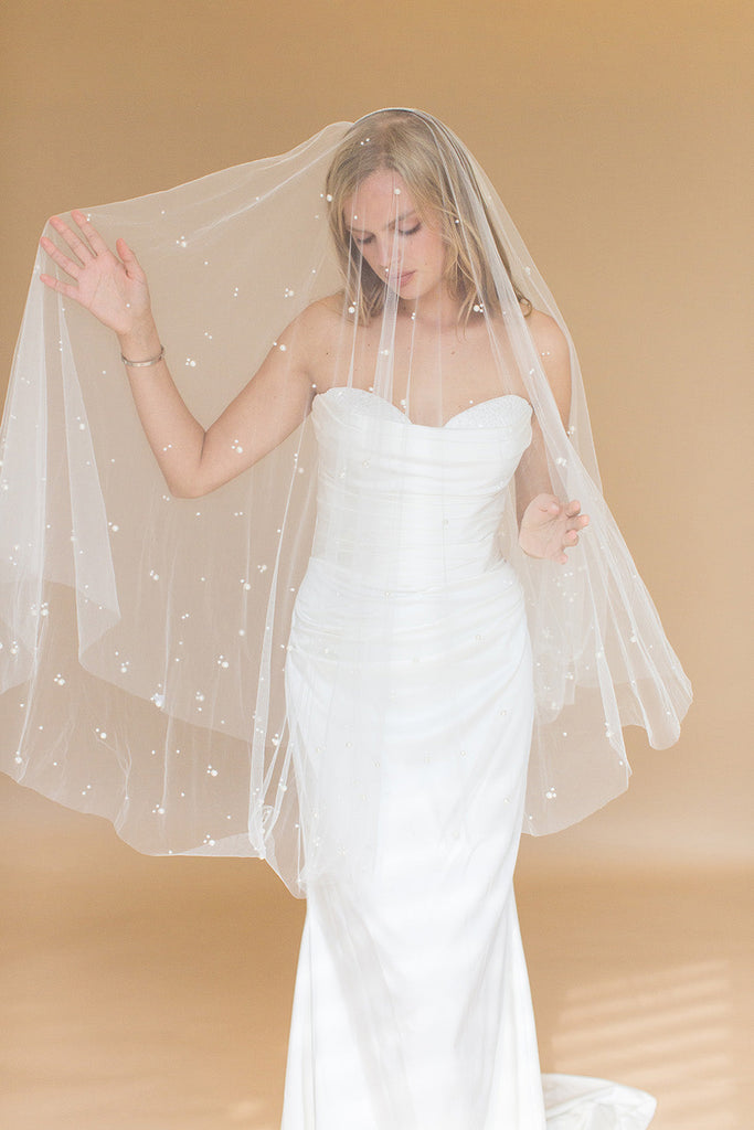 Fingertip Length Bridal Veil Pearls Lace Blusher Veils Viniodress AC1299