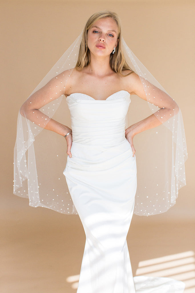 VERITY FINGERTIP VEIL EDGED WITH DENSE PEARLS – Brides 