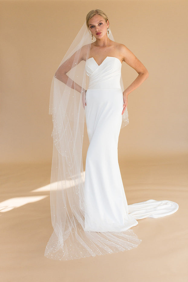 KAI CATHEDRAL VEIL EDGED WITH SCATTERED PEARLS