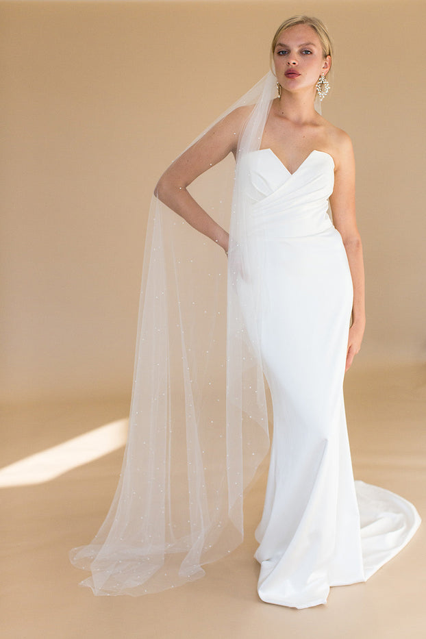 EUDORA FLOOR LENGTH VEIL & SCATTERED PEARLS