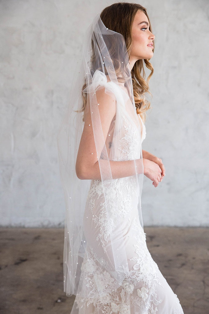 Scattered Pearl Hand-Beaded Fingertip Veil