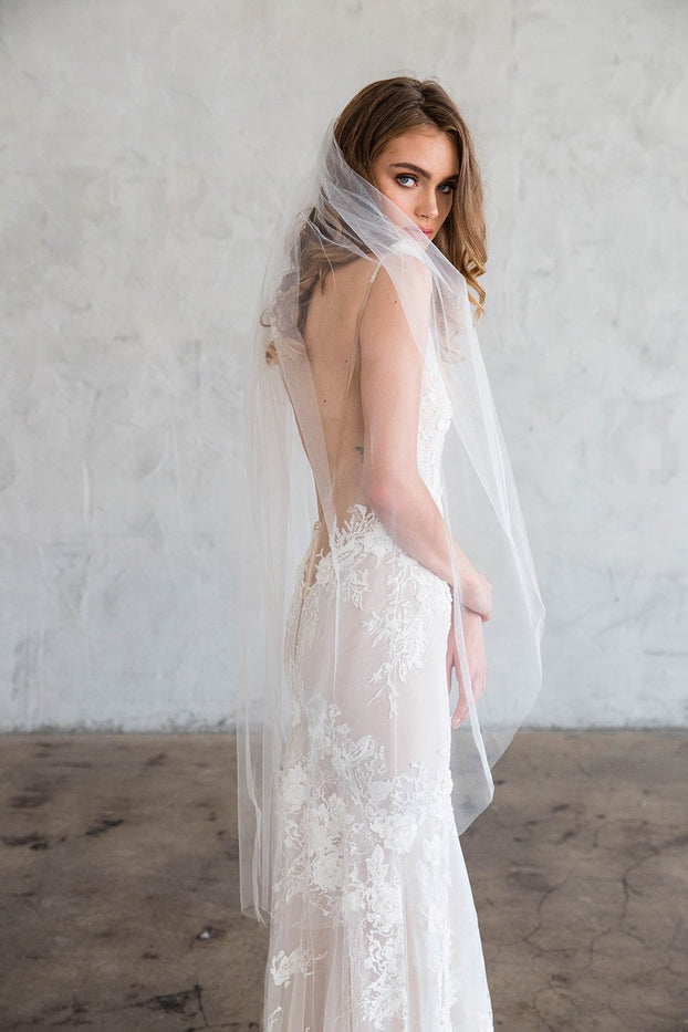 CHARLIE KNEE LENGTH PLAIN VEIL