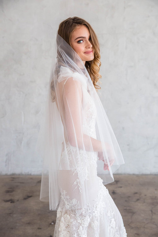 DANTON FINGERTIP PLAIN VEIL WITH BLUSHER