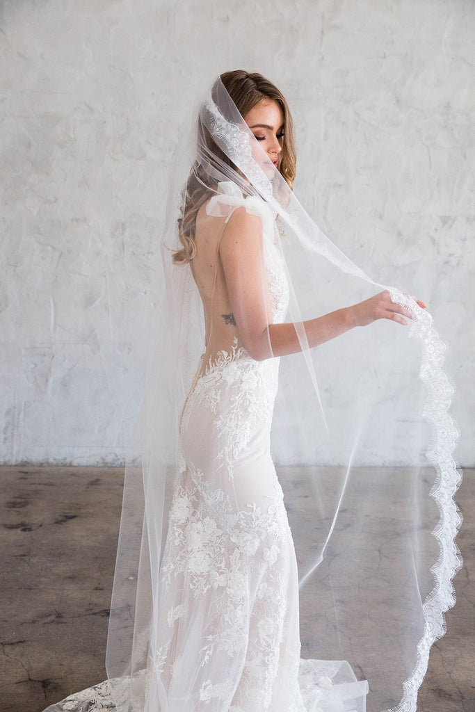 Lace Fingertip Length Wedding Veil with Thin Scallop Lace Trim Edges – One  Blushing Bride Custom Wedding Veils
