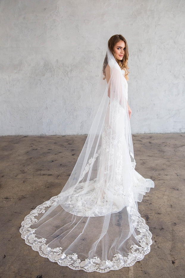 ILA CHAPEL VEIL - LACE 50" FROM COMB