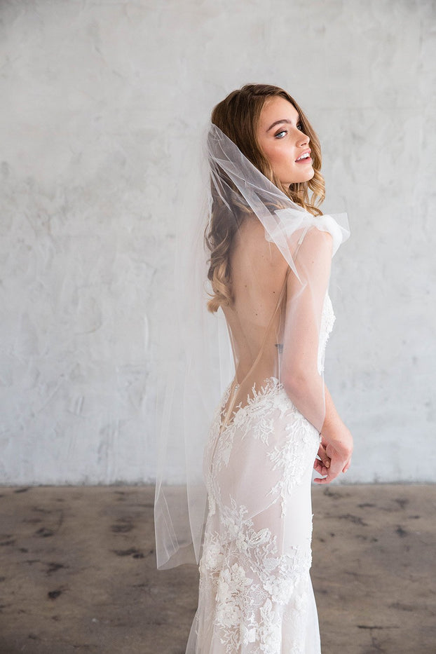 JEAN FINGERTIP PLAIN VEIL