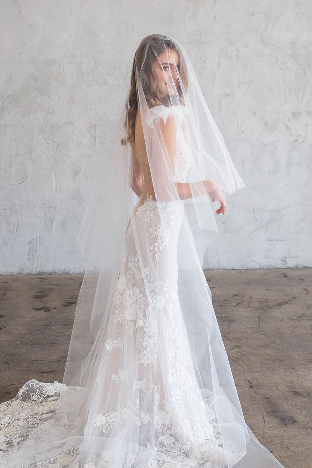 PASCAL FLOOR PLAIN VEIL WITH BLUSHER