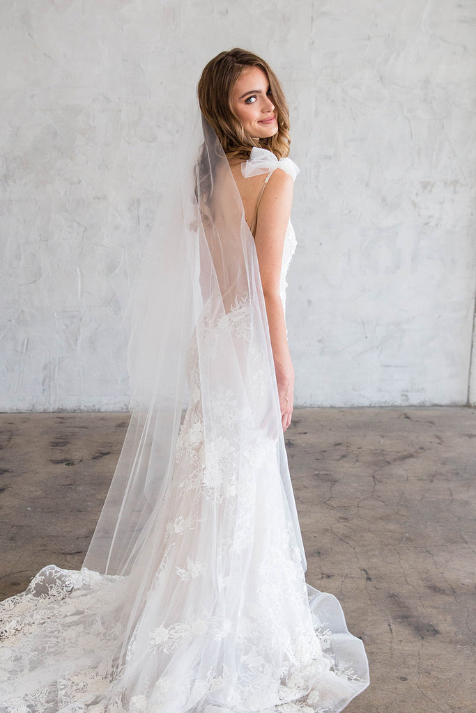 Brideandhairpin- PASCAL FLOOR VEIL WITH BLUSHER - STYLE 349 New Brideandhairpin- PASCAL FLOOR VEIL WITH BLUSHER - STYLE 349 New main image 2