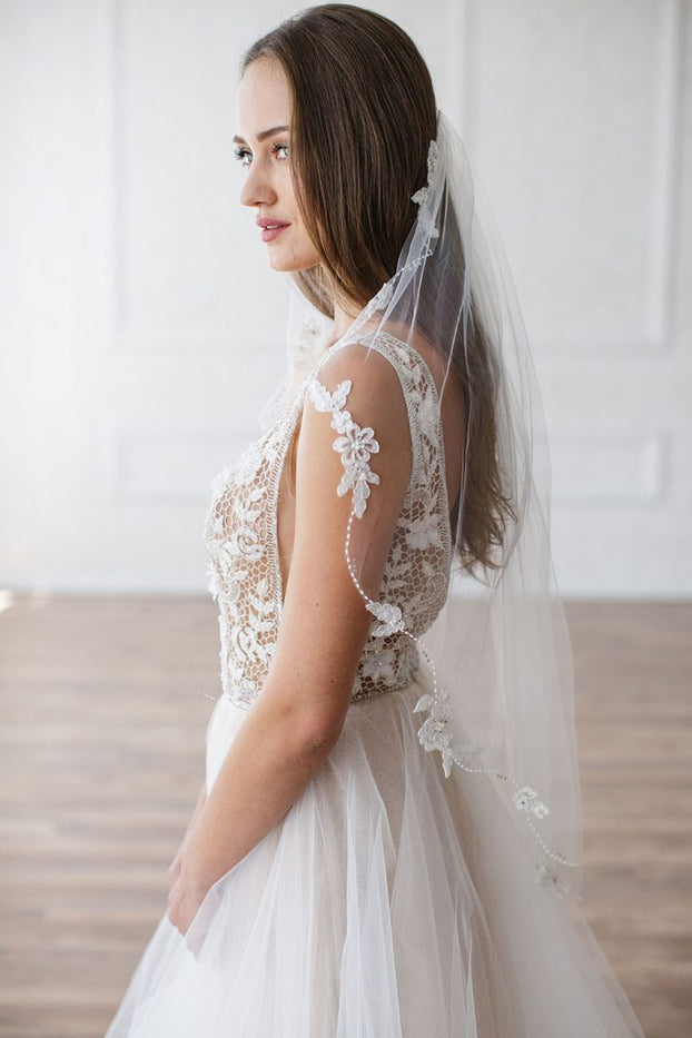 MIKAELA FINGERTIP VEIL - WITH LACE EDGING