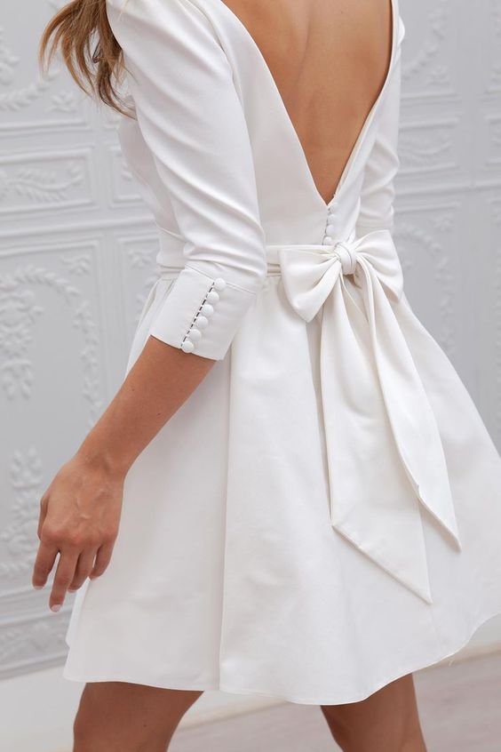 Long versus short wedding dresses: What's best for you? Brides & Hairpins Long versus short wedding dresses: What's best for you? Brides & Hairpins