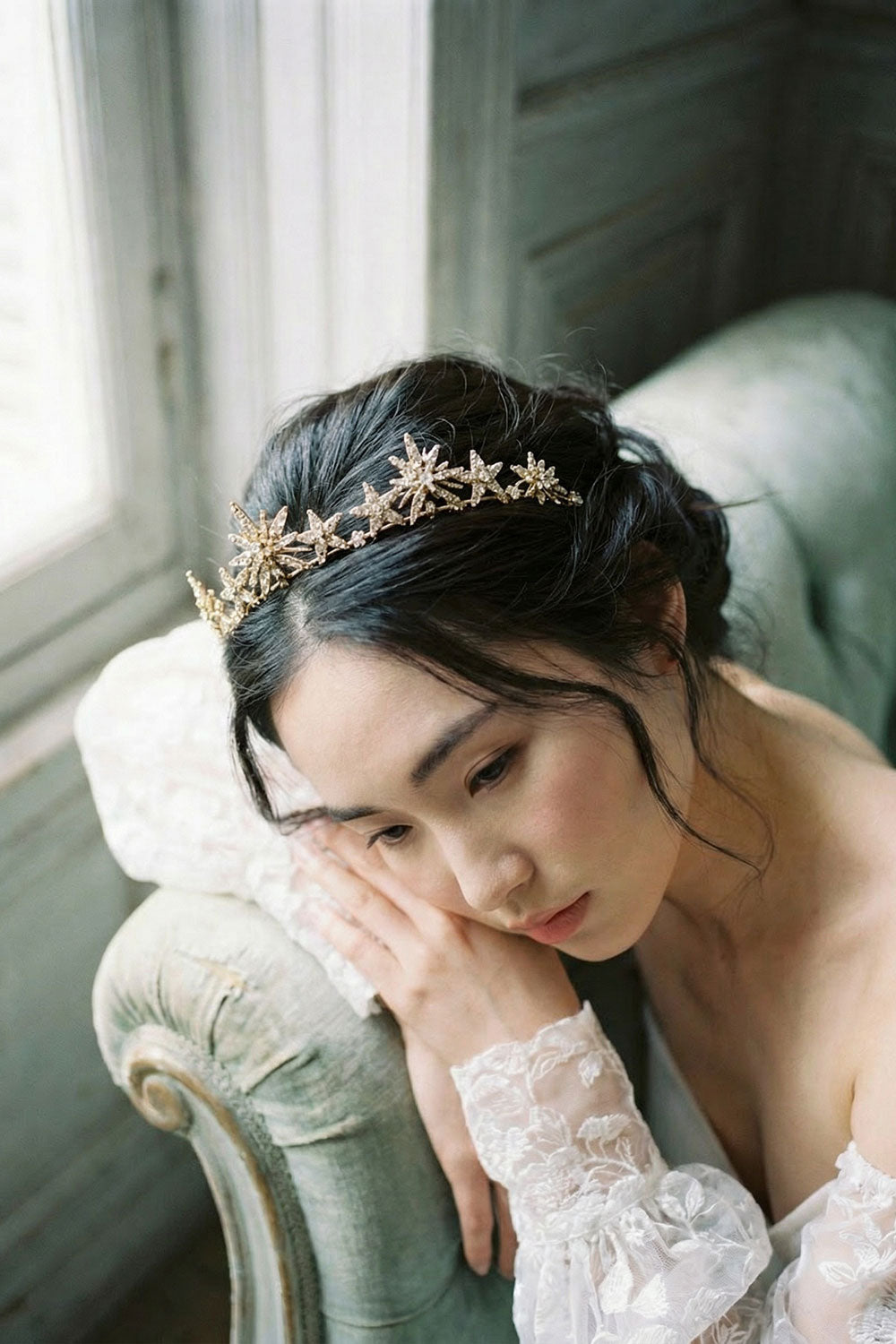 DIEM CROWN