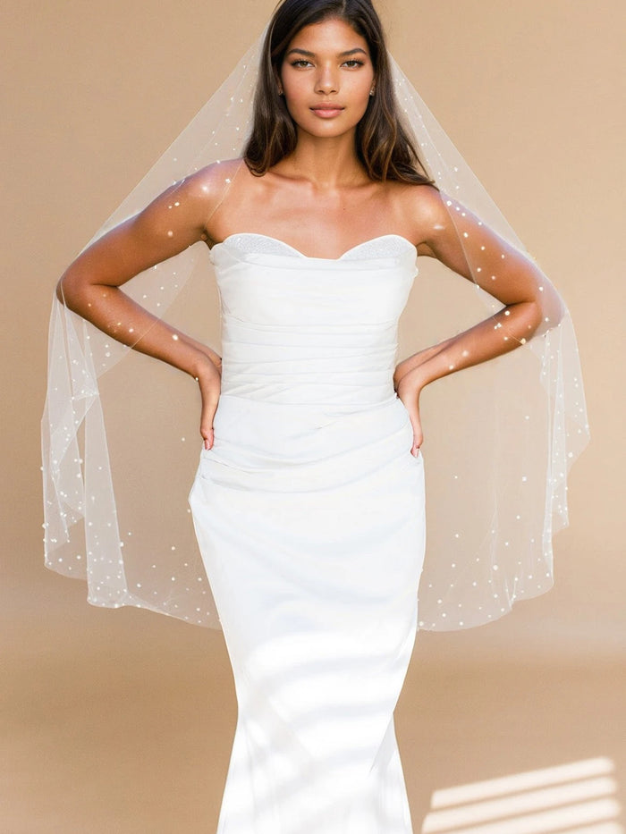 VERITY FINGERTIP VEIL EDGED WITH DENSE PEARLS