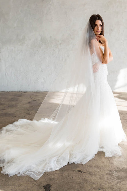 CHRISTINA CATHEDRAL PLAIN VEIL