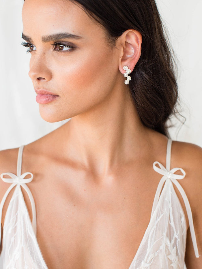 DESI EARRINGS Brides Hairpins