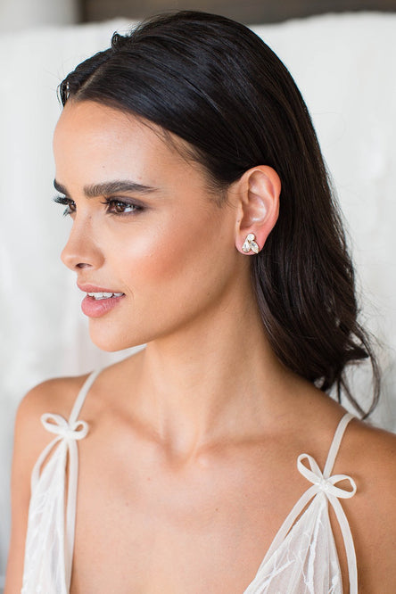 QUINN IN OPALS OR CRYSTALS