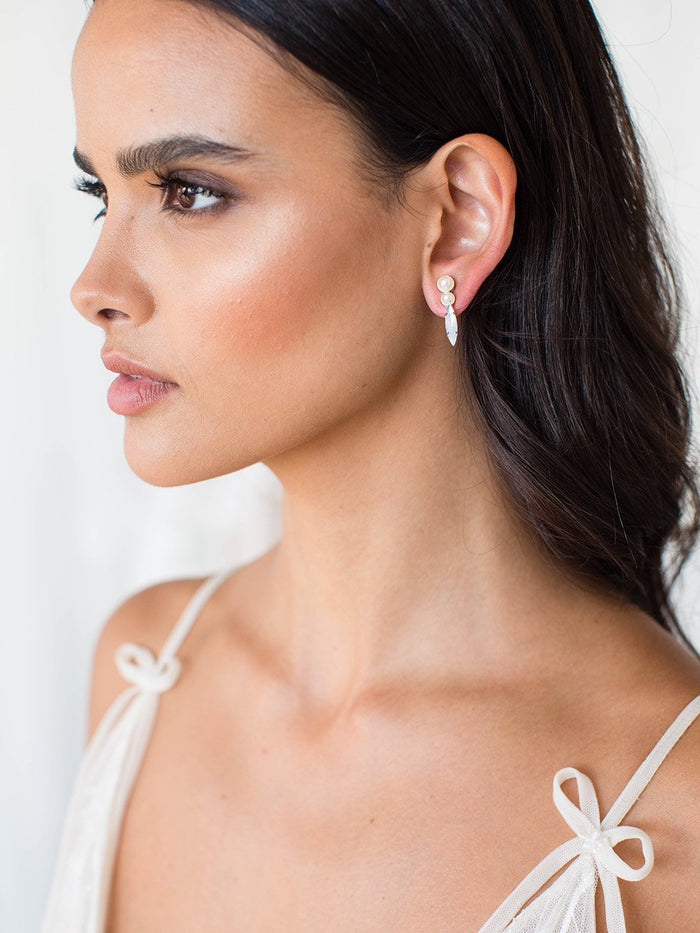 THAIS IN OPALS OR CRYSTALS