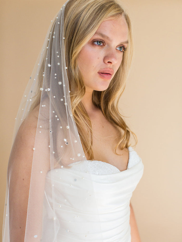 IONE FINGERTIP VEIL & CASCADING RAINDROP PEARLS & CRYSTALS