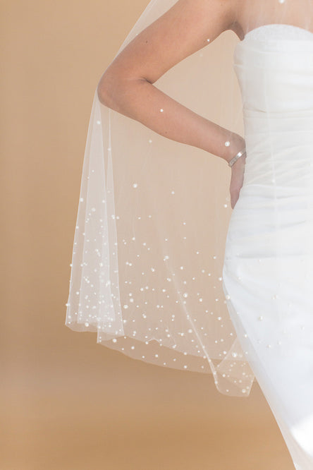 YARA FINGERTIP VEIL WITH BLUSHER EDGED WITH DENSE PEARLS
