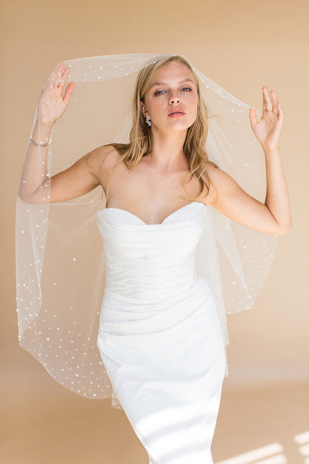 YARA FINGERTIP VEIL WITH BLUSHER EDGED WITH DENSE PEARLS