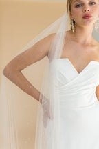 EUDORA FLOOR LENGTH VEIL & SCATTERED PEARLS