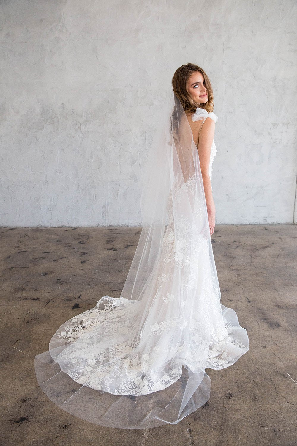 BEAU CHAPEL PLAIN VEIL WITH BLUSHER