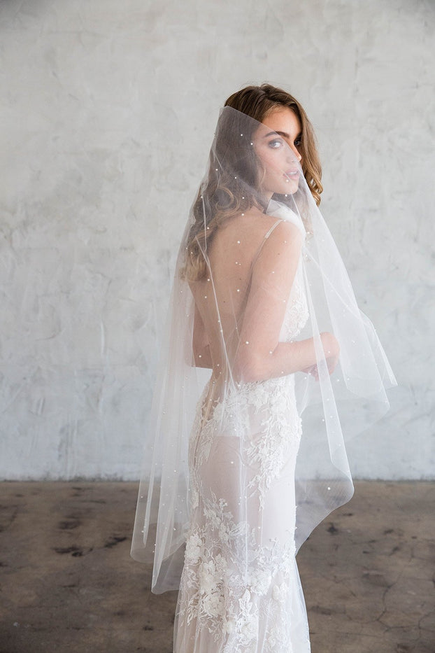 BLANCHE FINGERTIP DOUBLE VEIL - WITH SCATTERED PEARLS