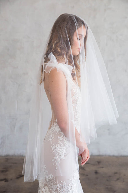 DANTON FINGERTIP PLAIN VEIL WITH BLUSHER