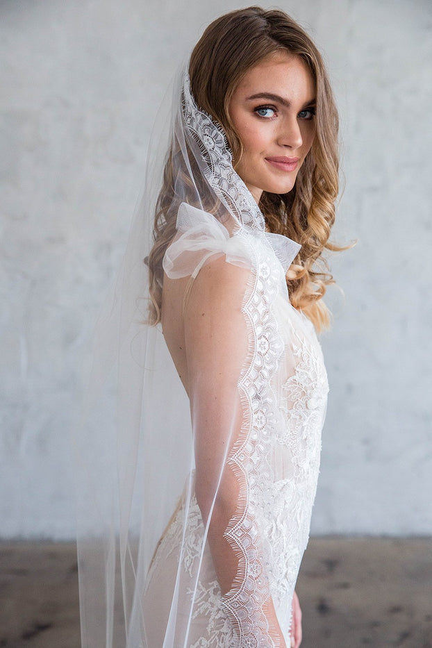 HENRI FLOOR LENGTH VEIL - SCALLOPED LACE EDGE – Brides & Hairpins