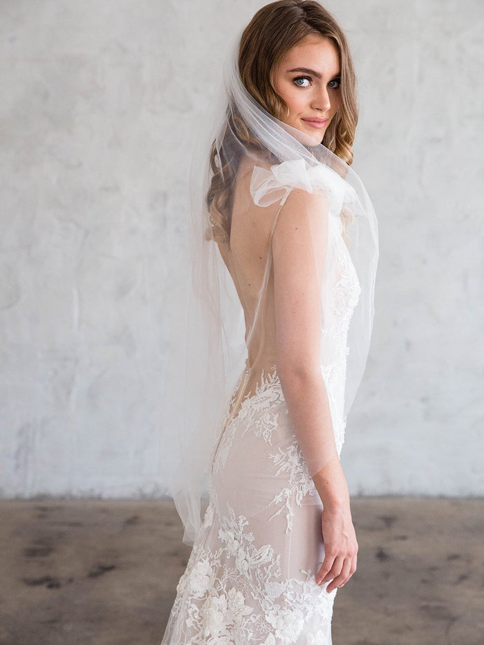 JEAN FINGERTIP PLAIN VEIL